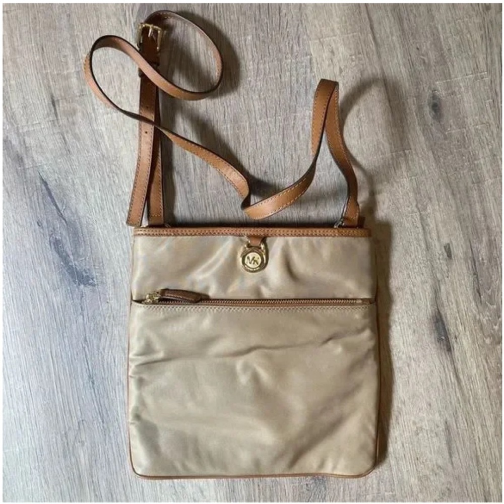 Michael Kors Kempton Large Nylon Crossbody Dusk & Tan Leather EUC